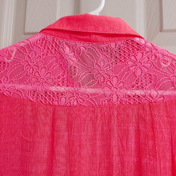 NWT HOT PINK RED CORAL BUTTON DOWN TOP WITH LACE FLORAL PANELS SIZE SMALL - Picture 3 of 12